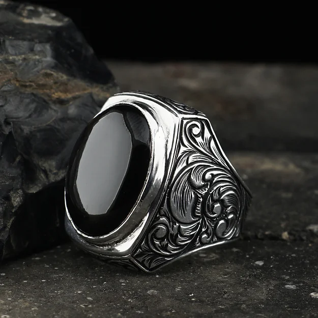 Black Fire Amber Stone-set Engraving Desen Engraved Silver Ring