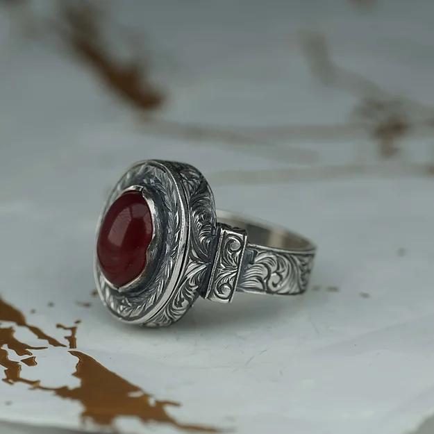 Red Fire Amber Stone-set Pen Craftsmanship Engraving Patterned Silver Ring
