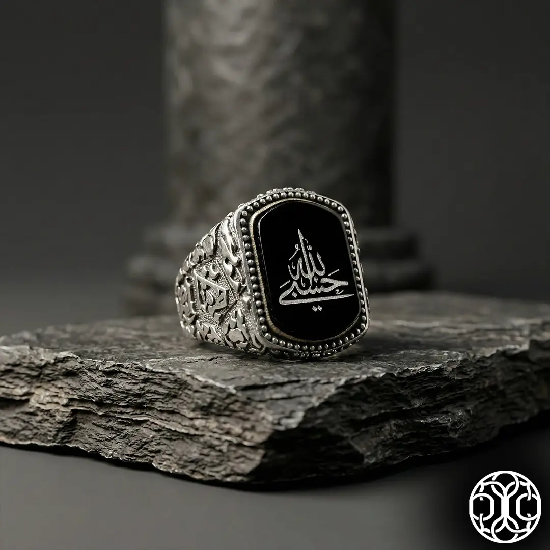 Stone Patterned 'HASBİALLAH' Engraved KİŞİSELLEŞTİRİLEBİLİR Silver Ring